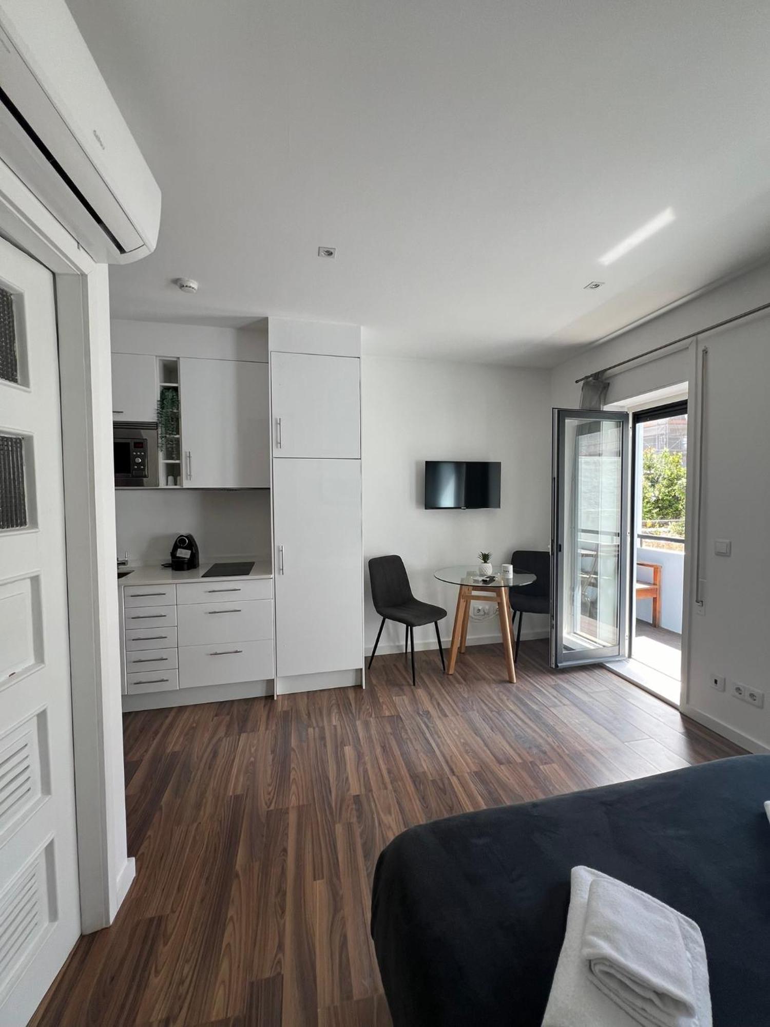 Almada Studios & Suites OOporto Extérieur photo