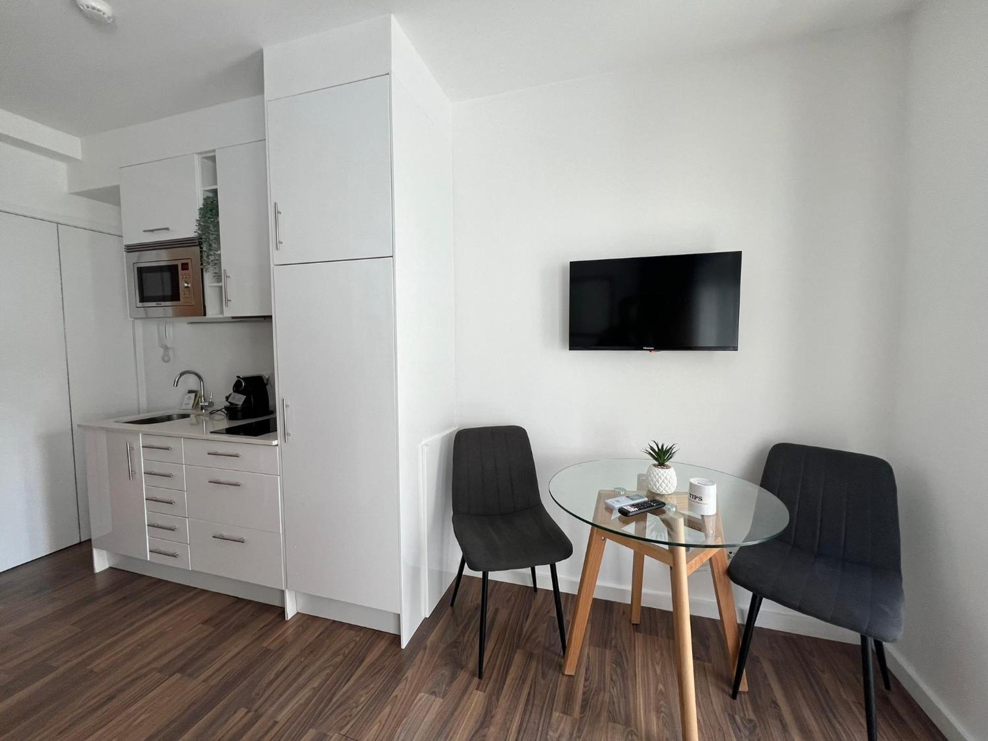 Almada Studios & Suites OOporto Extérieur photo