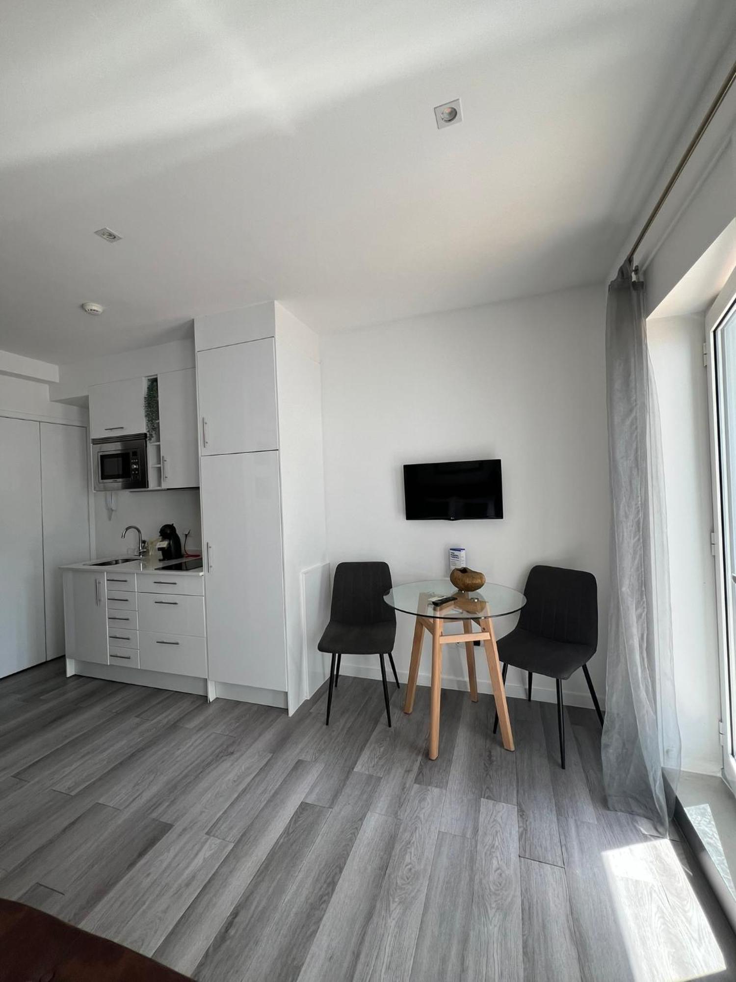 Almada Studios & Suites OOporto Extérieur photo