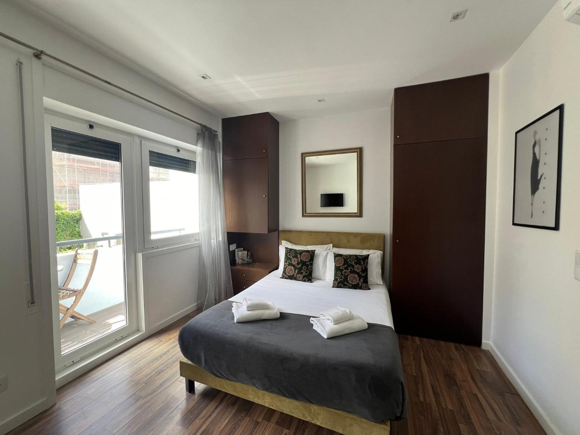Almada Studios & Suites OOporto Extérieur photo