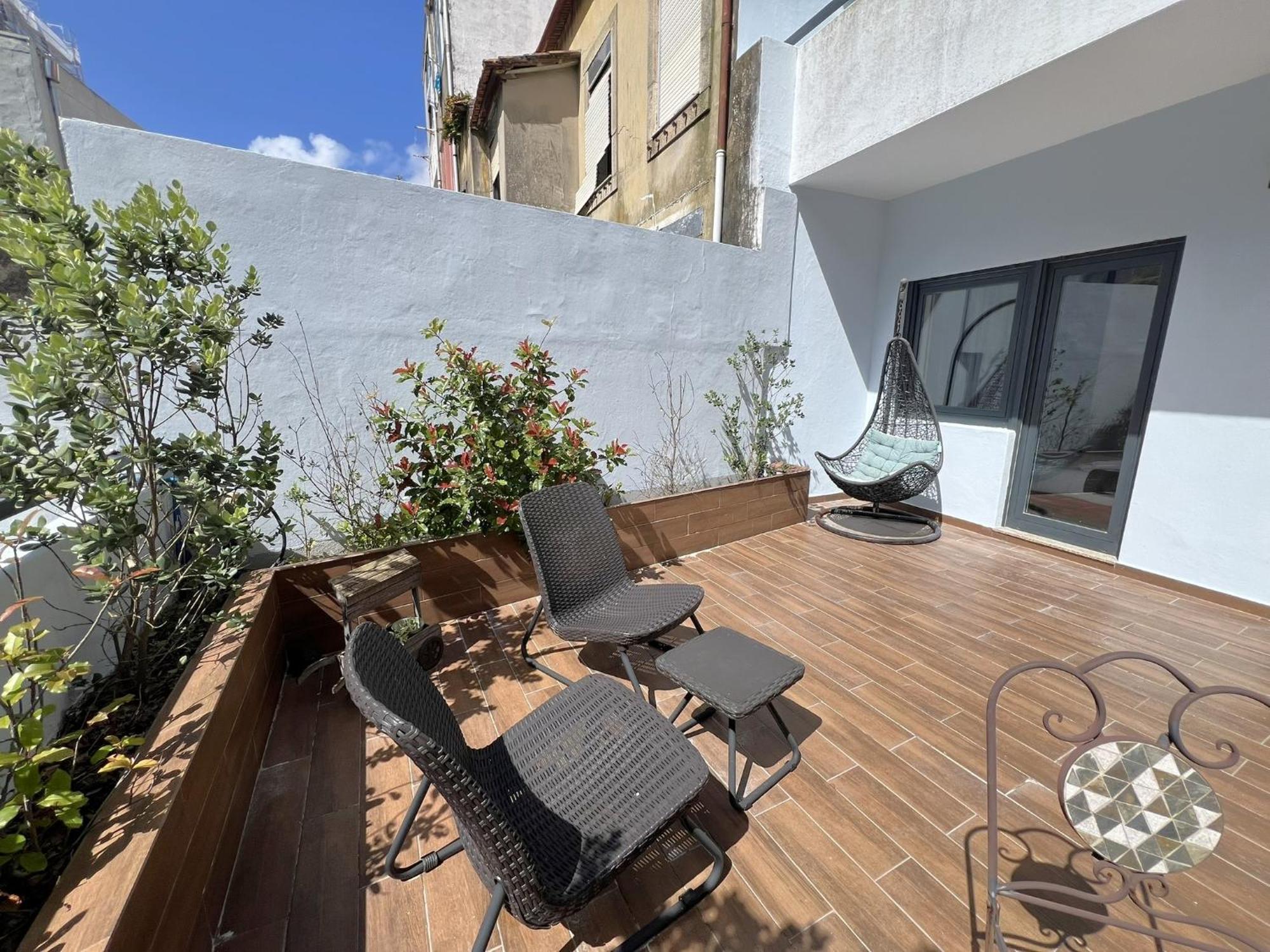 Almada Studios & Suites OOporto Extérieur photo